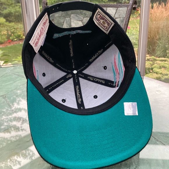 Mitchell & Ness Hardwood Classics San Antonio Spurs Hat - Picture 6 of 6